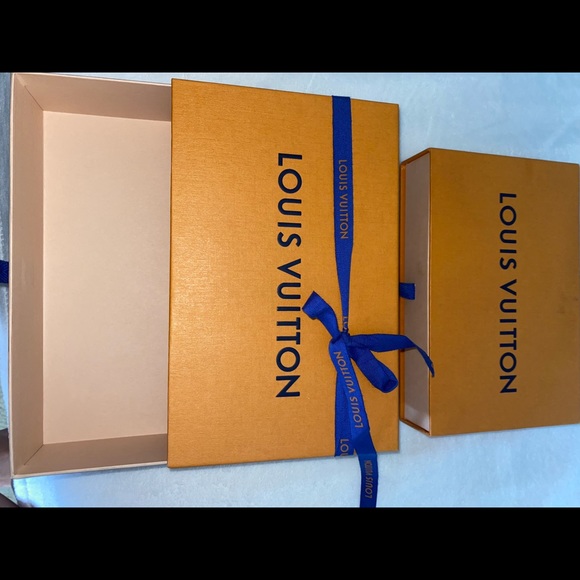 2 Louis Vuitton boxes - Picture 2 of 4